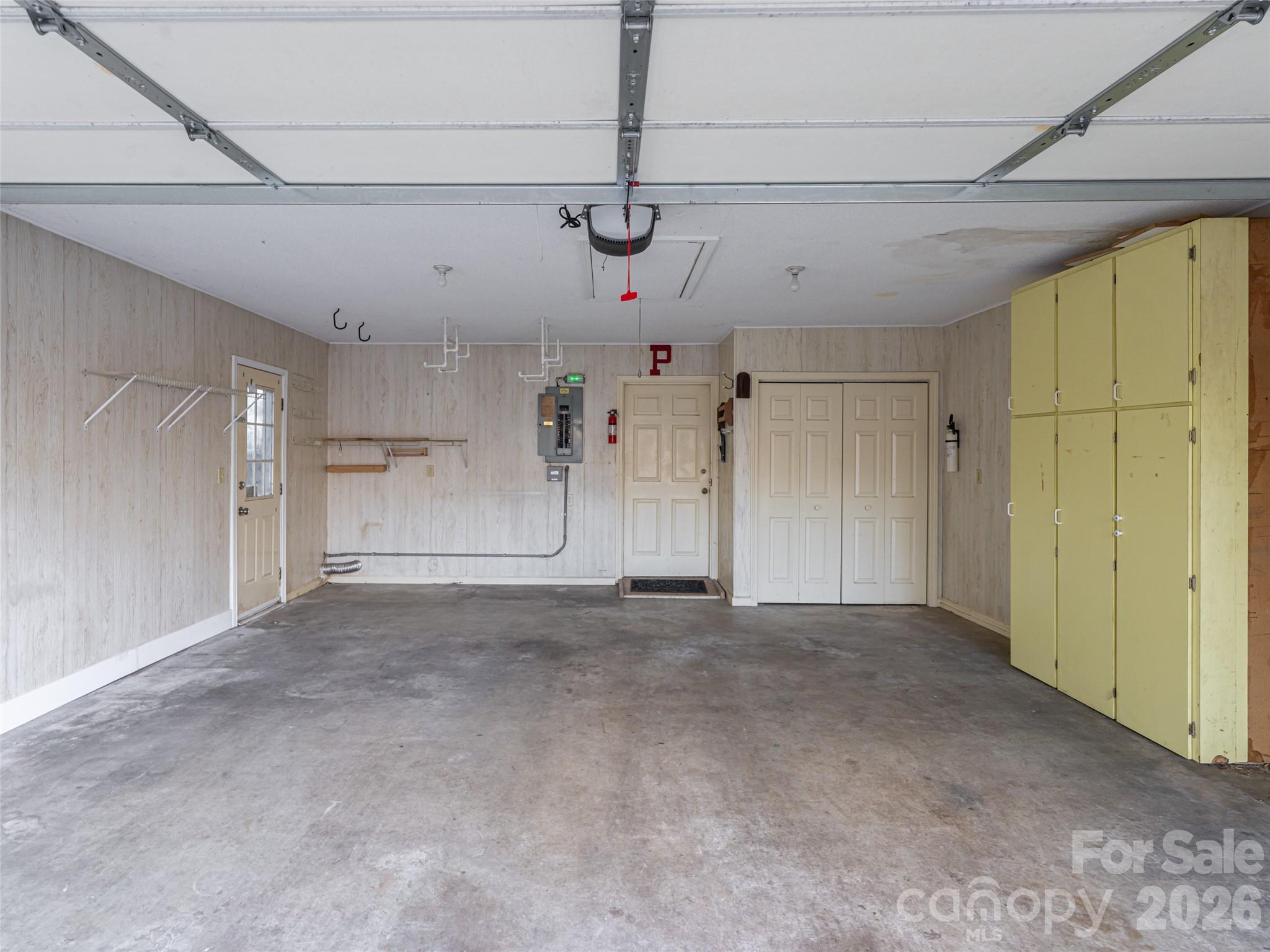 100 Wolf Shoals Drive — Hendersonville