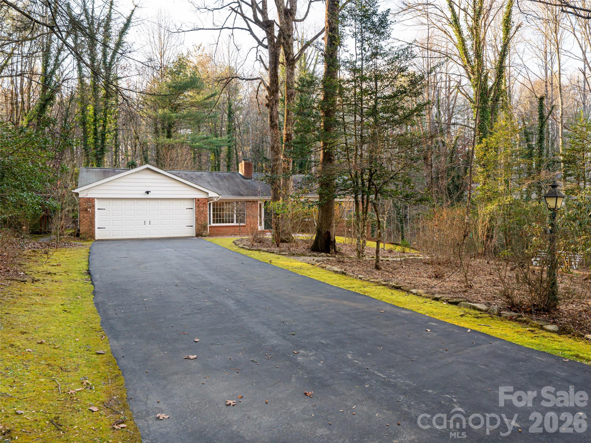 100 Wolf Shoals Drive — Hendersonville