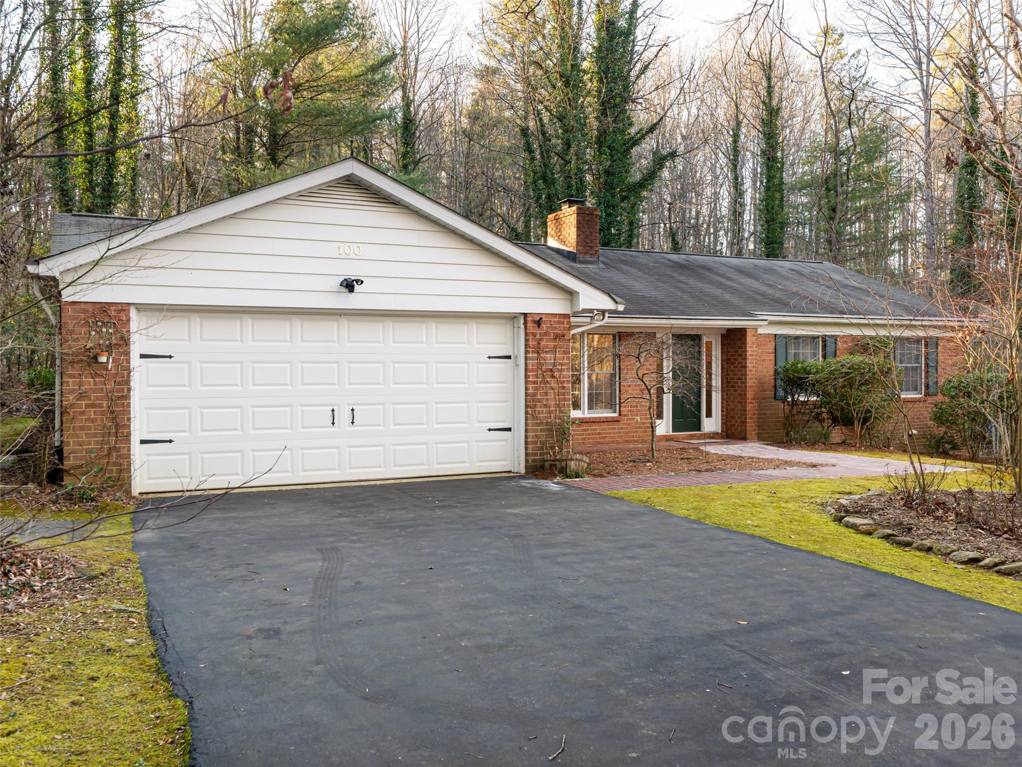 100 Wolf Shoals Drive — Hendersonville
