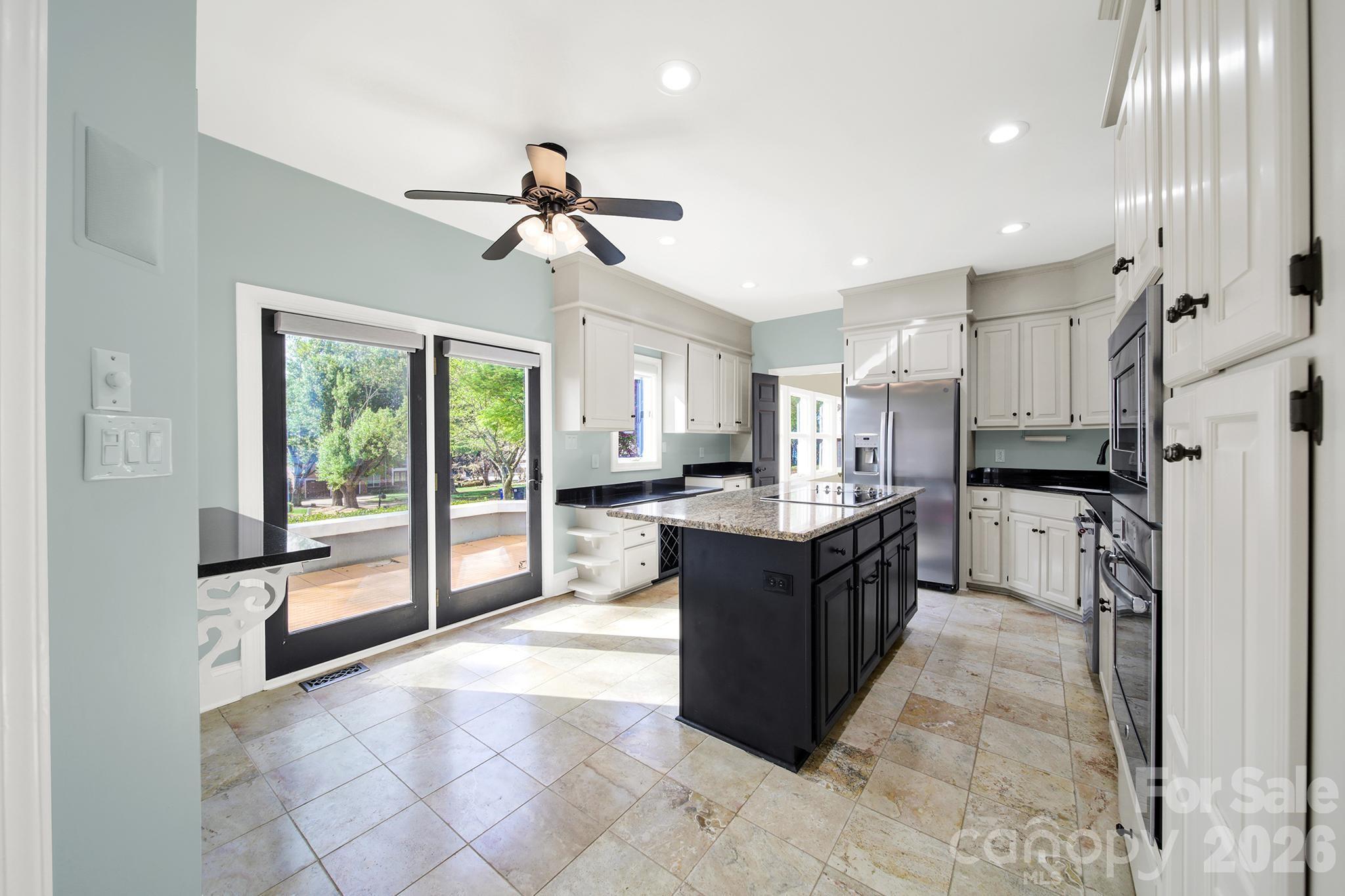 120 Royal Pointe Way — Mooresville