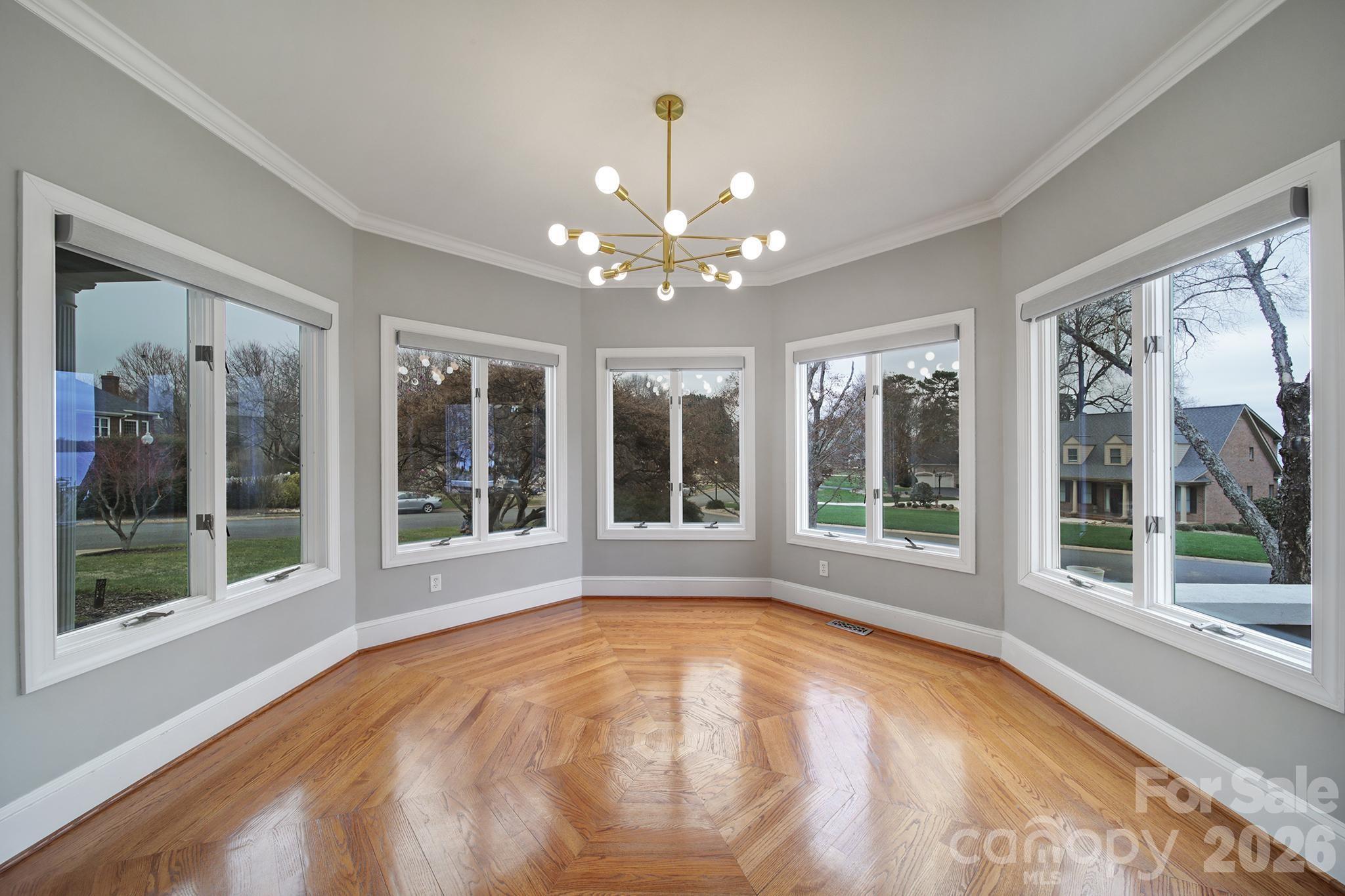 120 Royal Pointe Way — Mooresville