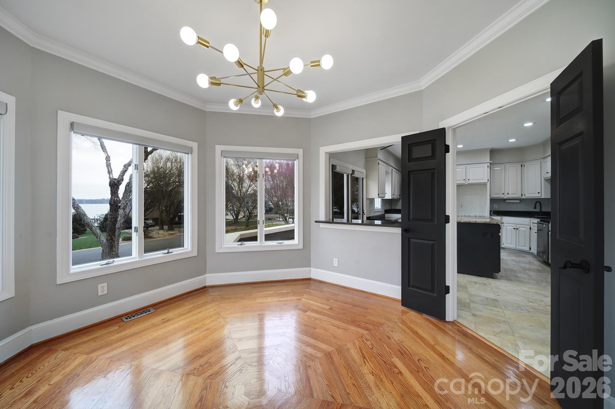 120 Royal Pointe Way — Mooresville