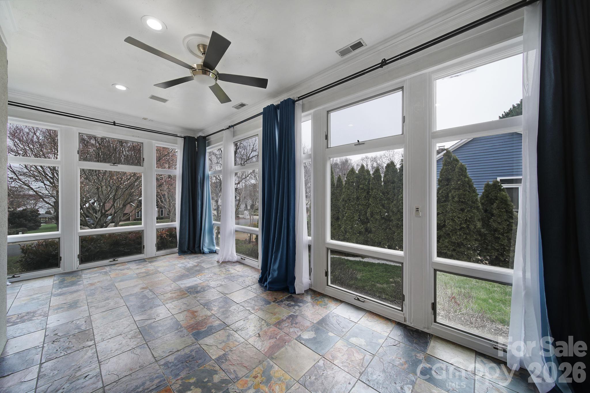 120 Royal Pointe Way — Mooresville