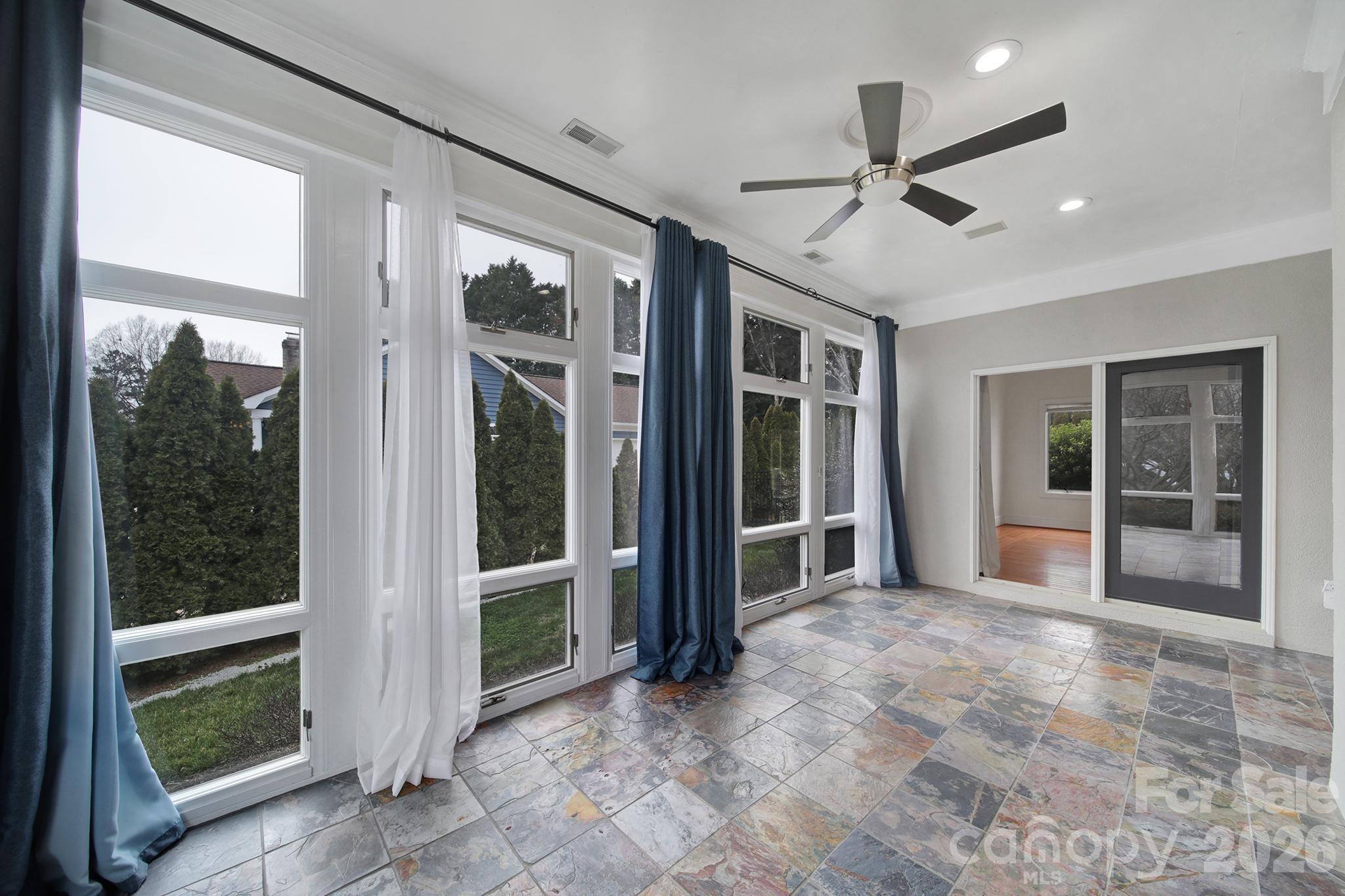 120 Royal Pointe Way — Mooresville