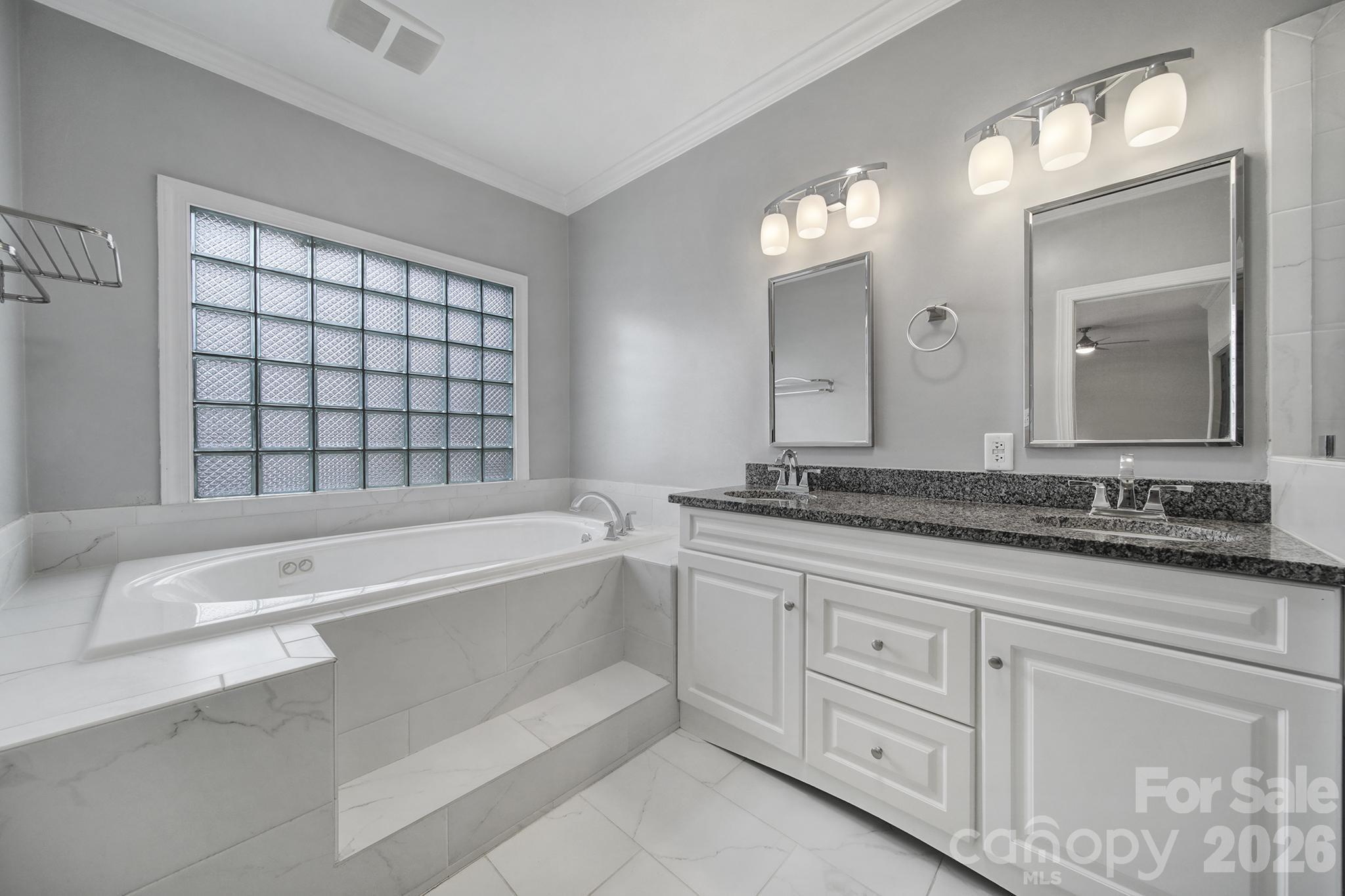 120 Royal Pointe Way — Mooresville