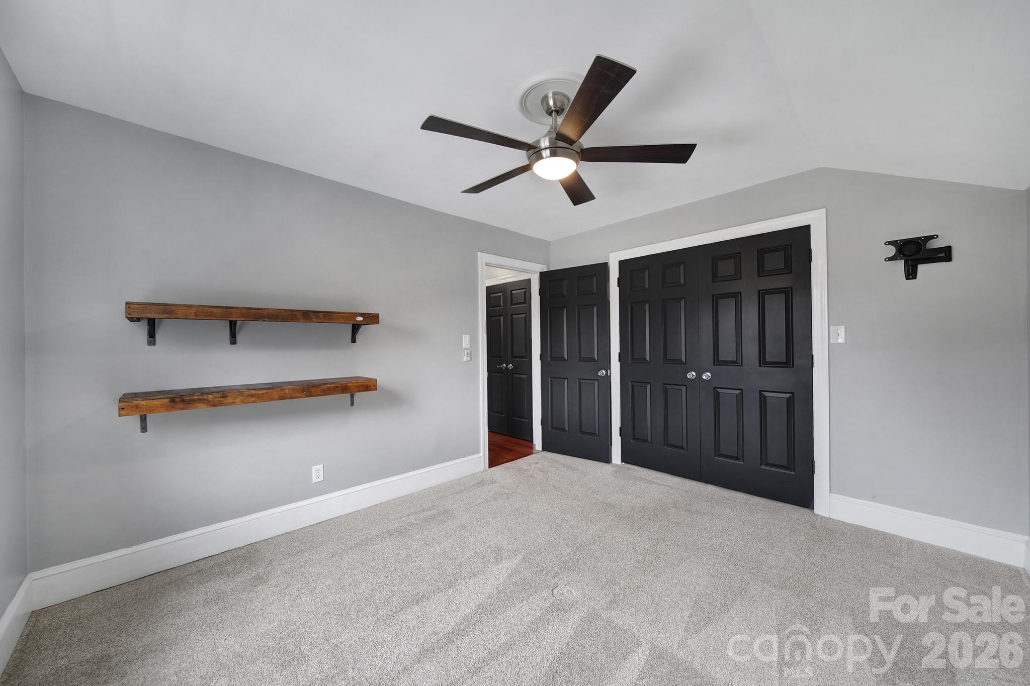 120 Royal Pointe Way — Mooresville