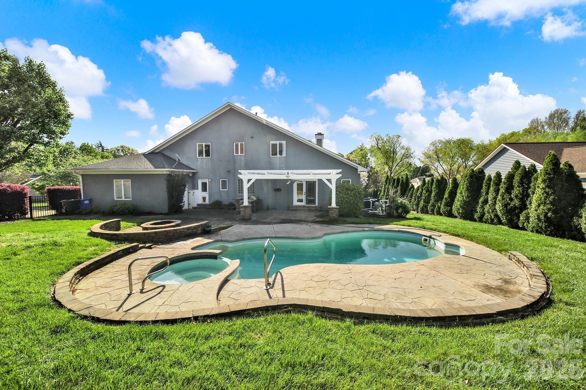 120 Royal Pointe Way — Mooresville