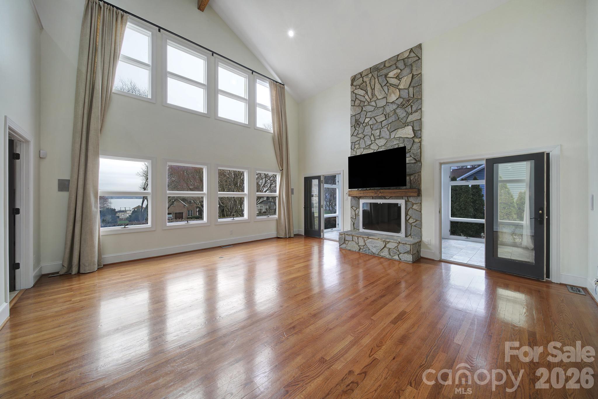 120 Royal Pointe Way — Mooresville
