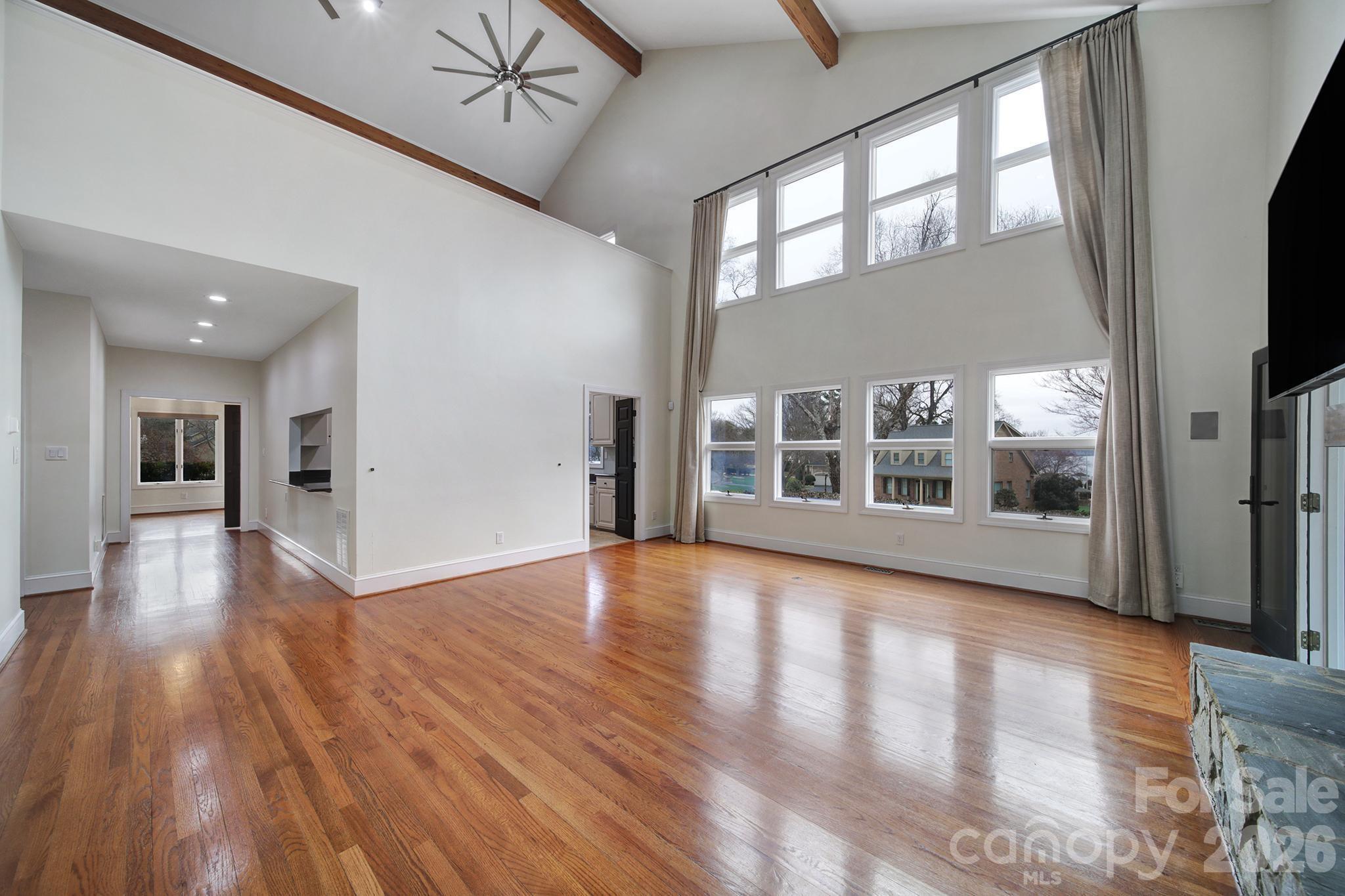 120 Royal Pointe Way — Mooresville