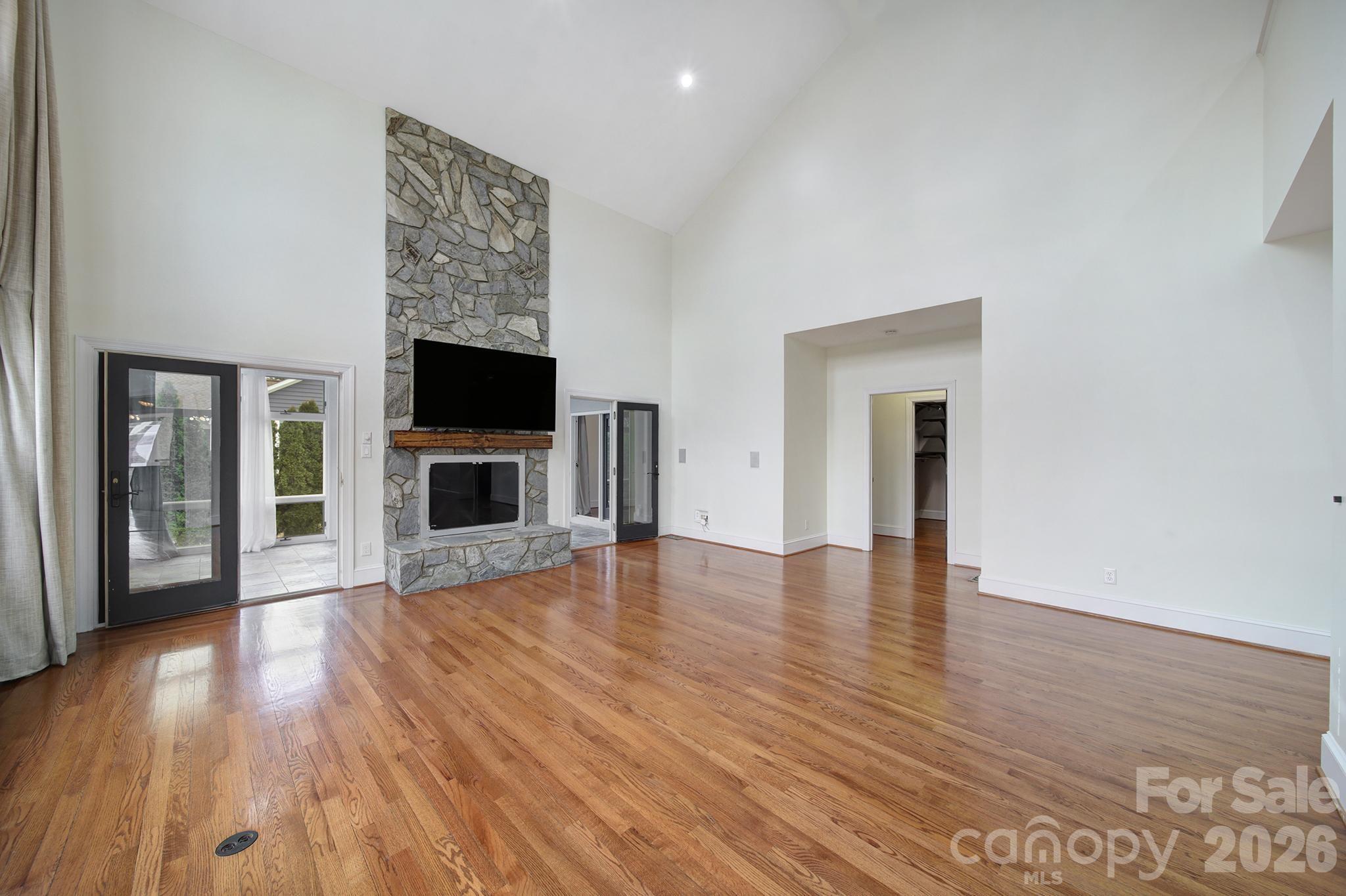 120 Royal Pointe Way — Mooresville