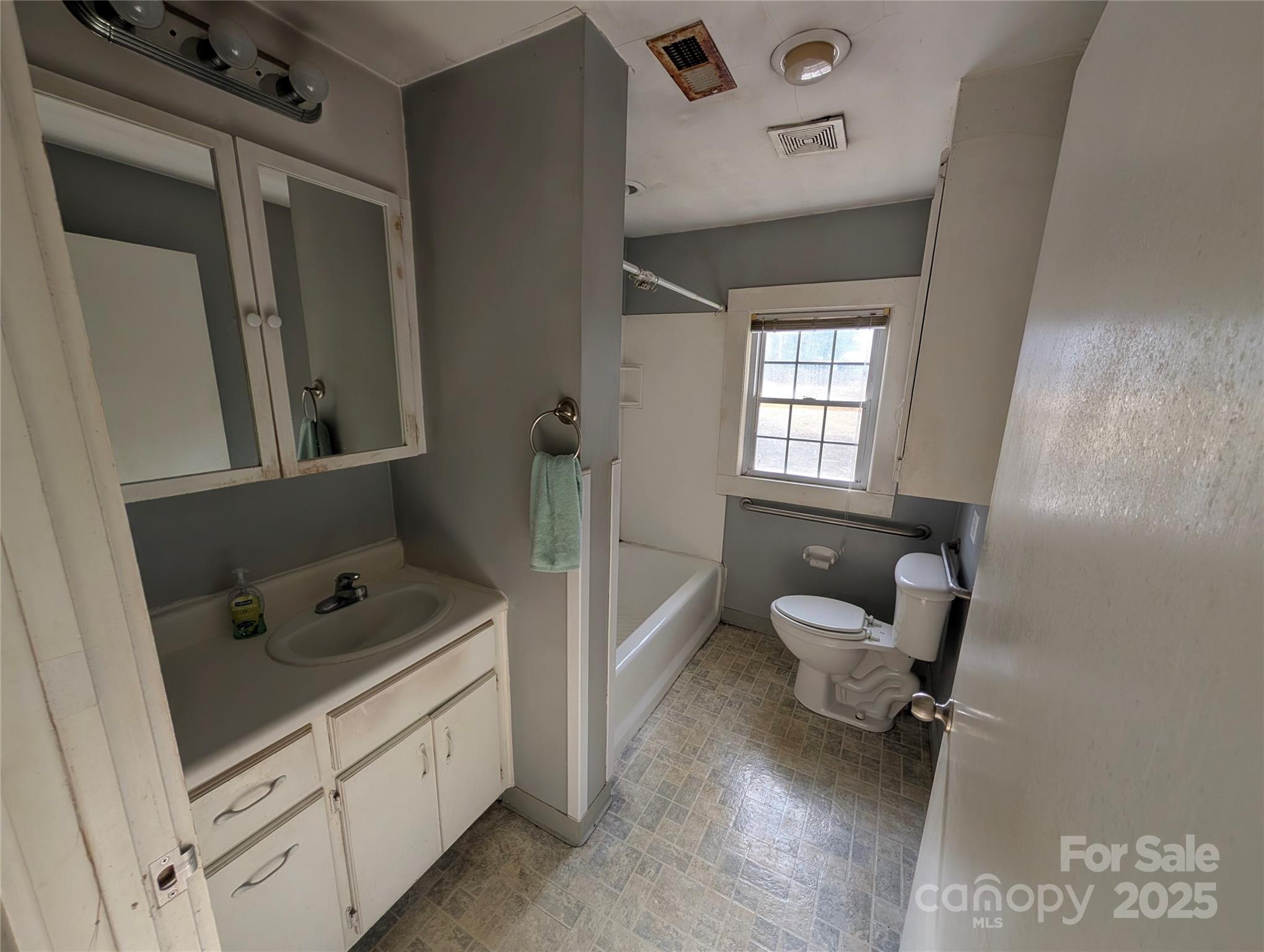 2507 Norwood Street SW — Lenoir