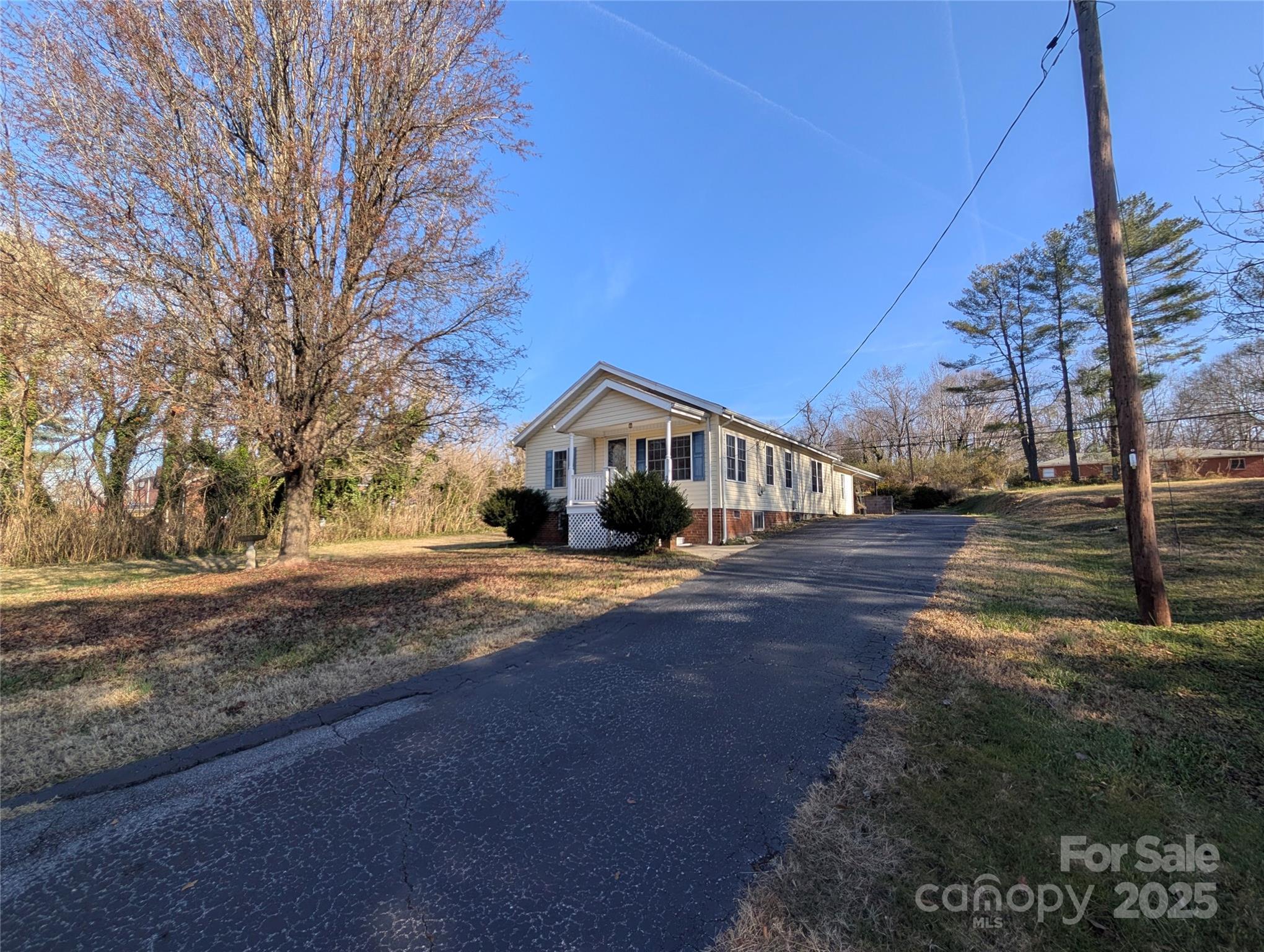 2507 Norwood Street SW — Lenoir