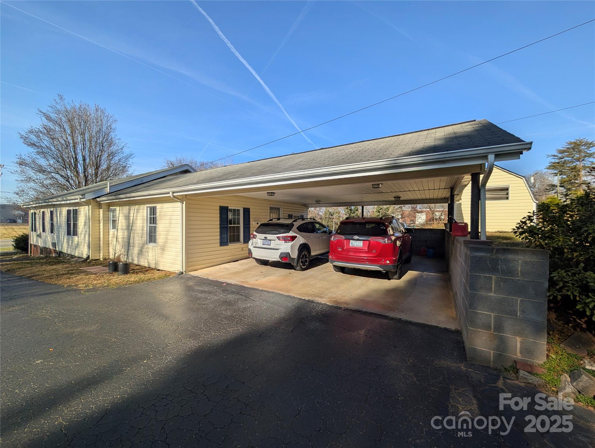 2507 Norwood Street SW — Lenoir