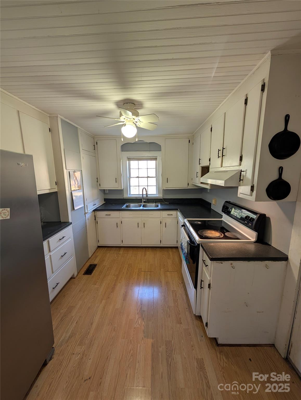 2507 Norwood Street SW — Lenoir
