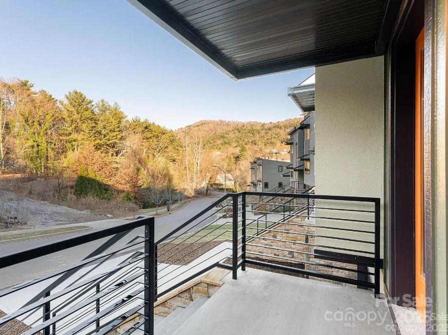 17 Macallan Lane — Asheville