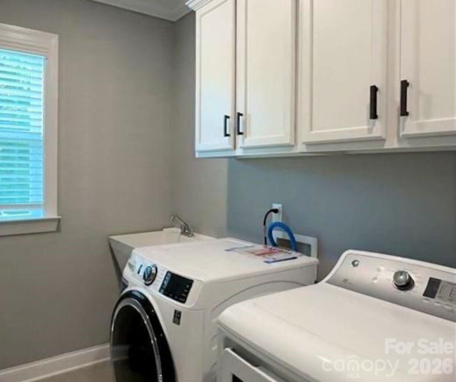 2044 Sweet William Drive — Harrisburg