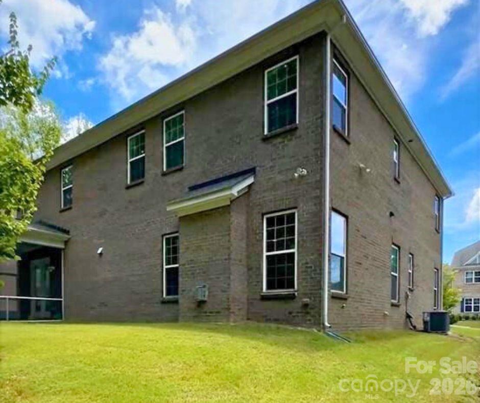 2044 Sweet William Drive — Harrisburg