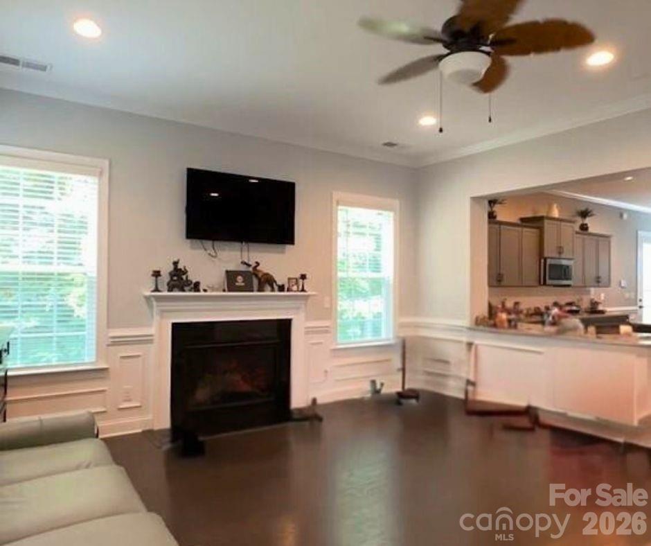 2044 Sweet William Drive — Harrisburg