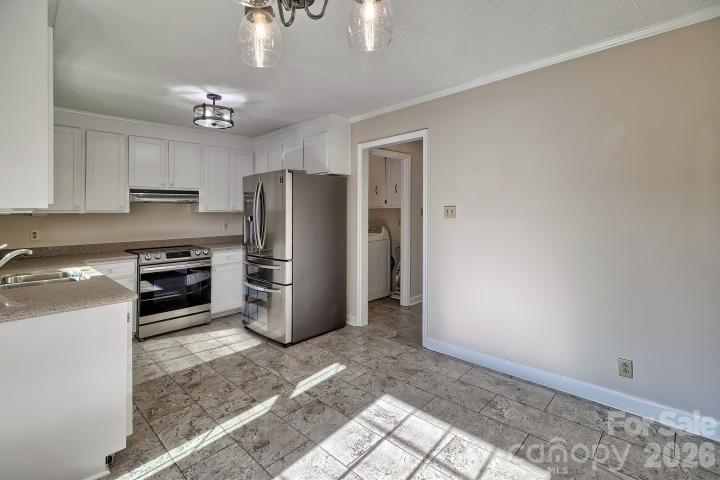 1139 Merribrook Lane — Lancaster