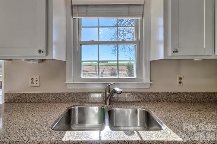 1139 Merribrook Lane — Lancaster