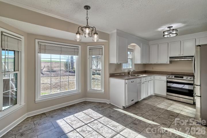 1139 Merribrook Lane — Lancaster