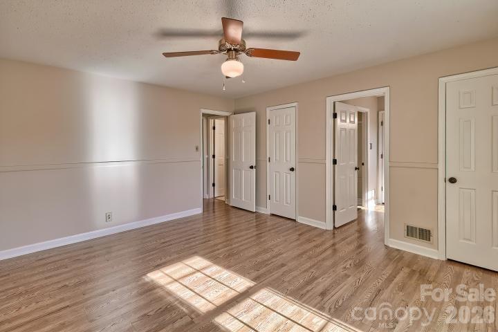 1139 Merribrook Lane — Lancaster