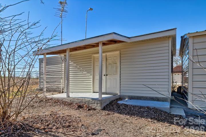 1139 Merribrook Lane — Lancaster