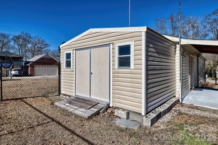 1139 Merribrook Lane — Lancaster