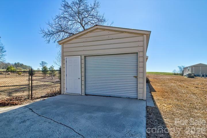 1139 Merribrook Lane — Lancaster