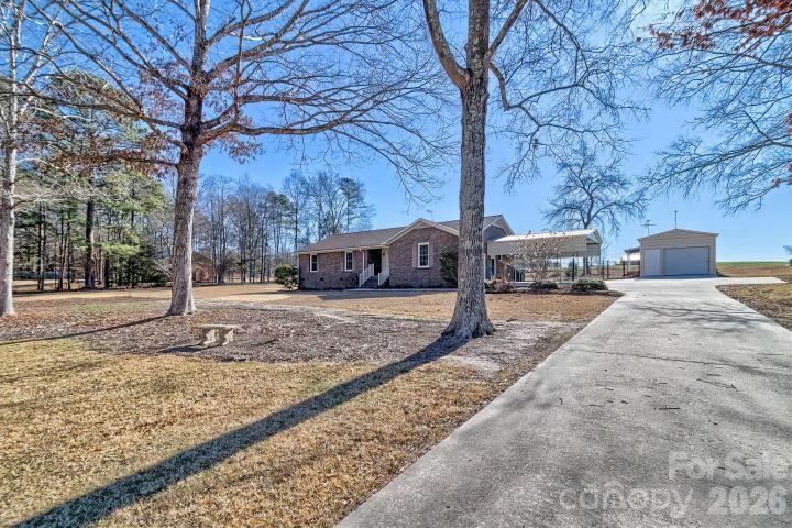 1139 Merribrook Lane — Lancaster