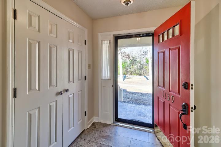 1139 Merribrook Lane — Lancaster
