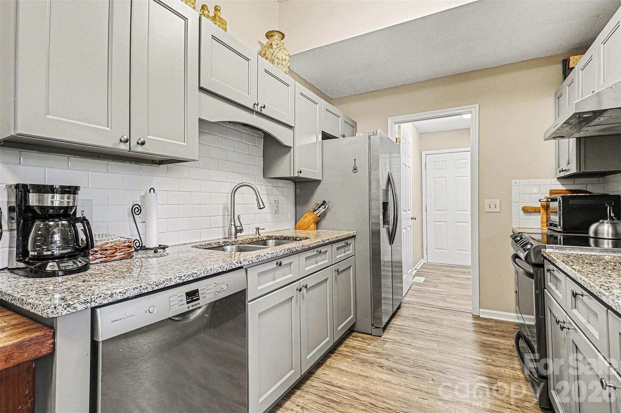 228 Creek View Road — Mooresville