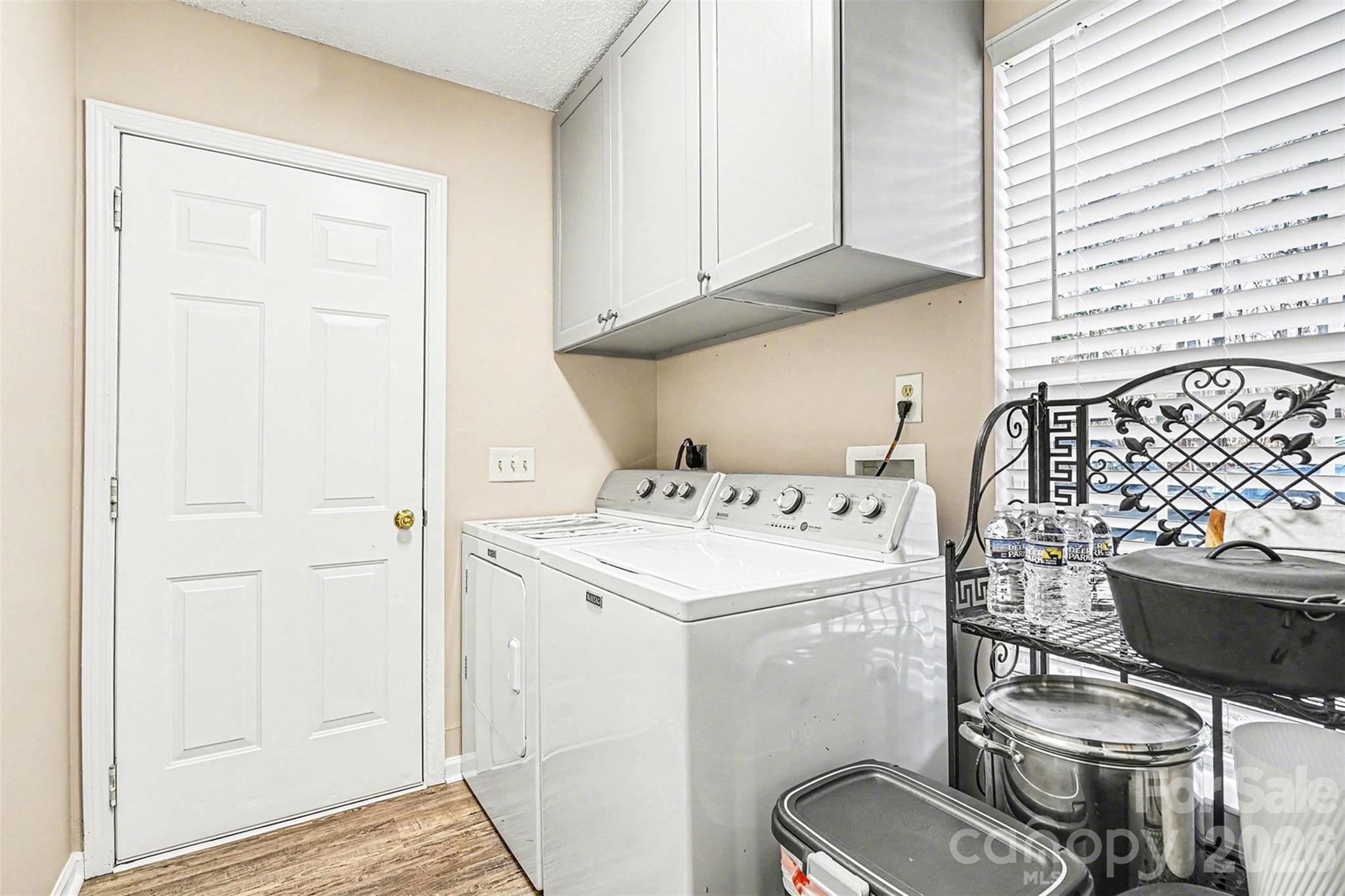 228 Creek View Road — Mooresville