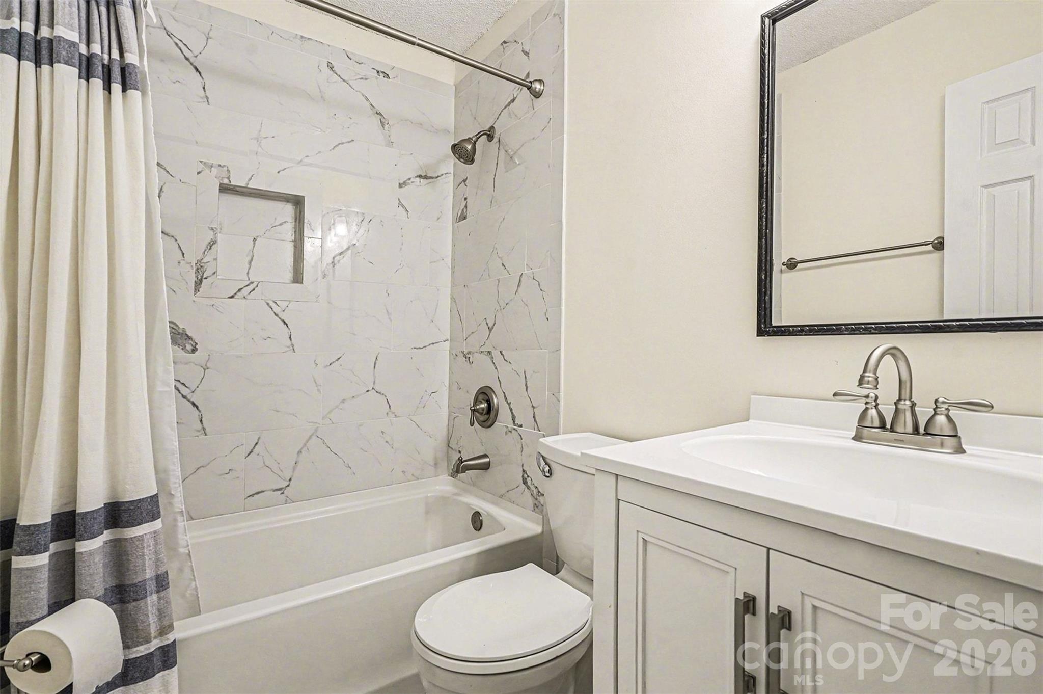 228 Creek View Road — Mooresville