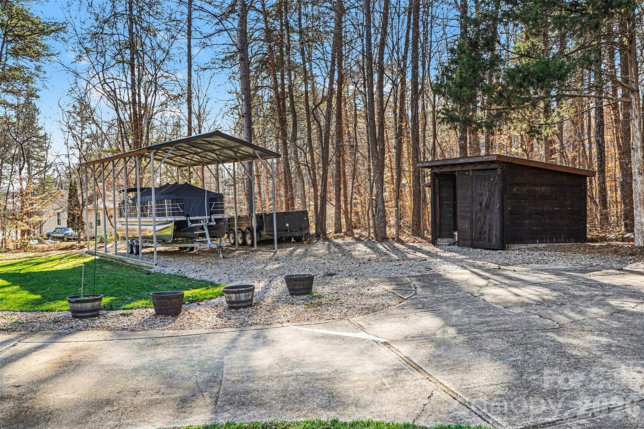 228 Creek View Road — Mooresville