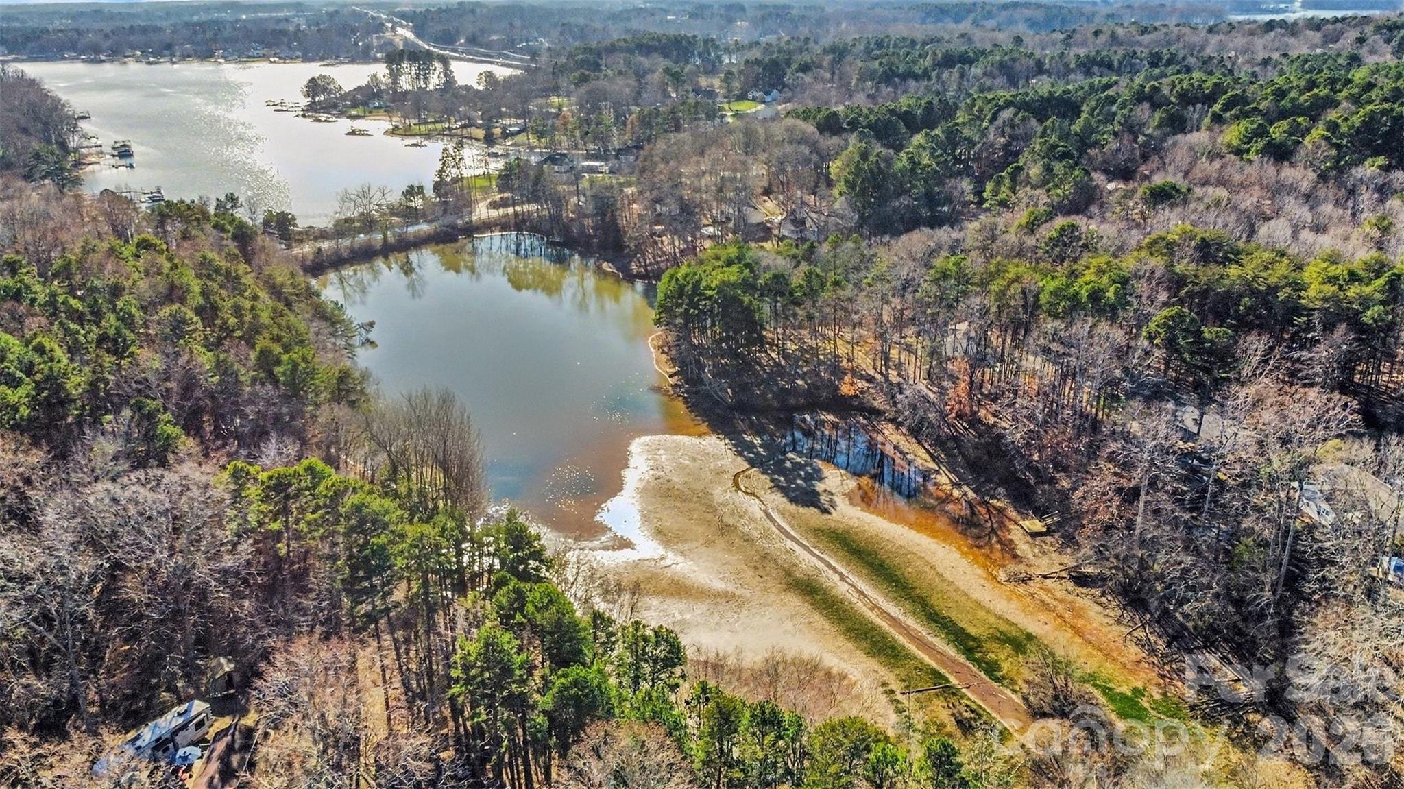 228 Creek View Road — Mooresville