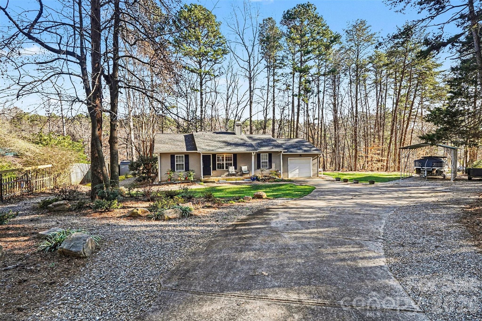 228 Creek View Road — Mooresville