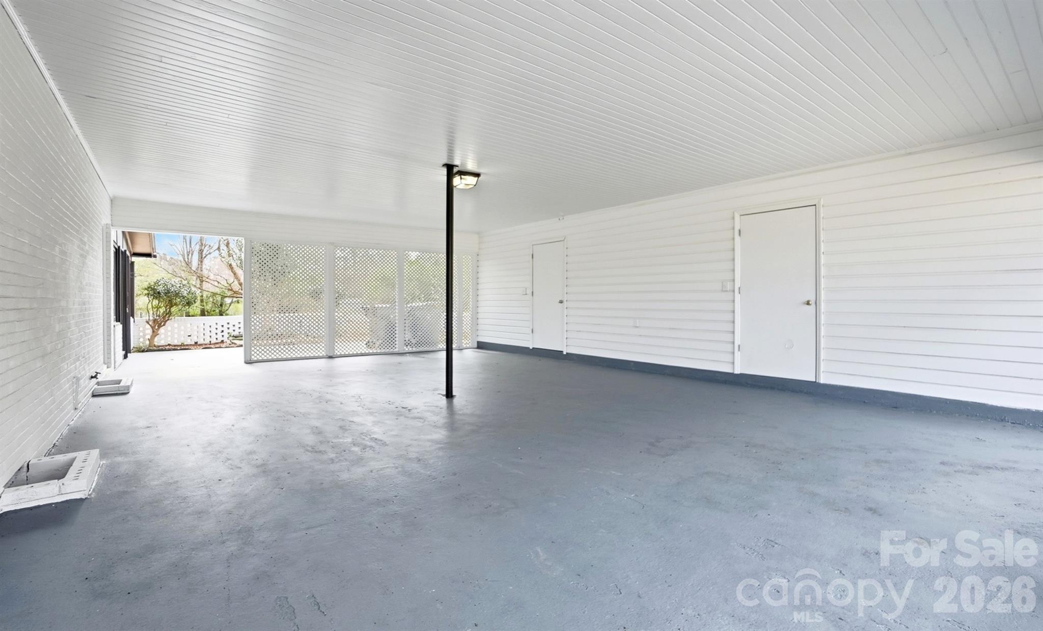 125a Forest Hills Drive — Monroe