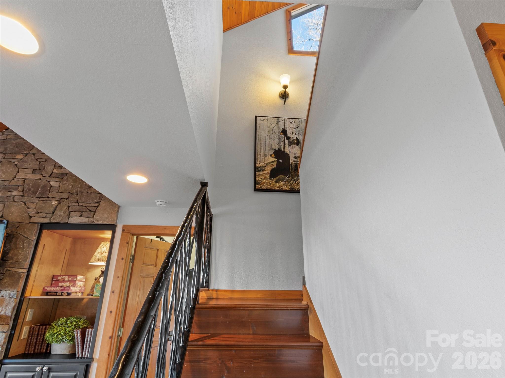 71 Ivy Ridge Road — Burnsville