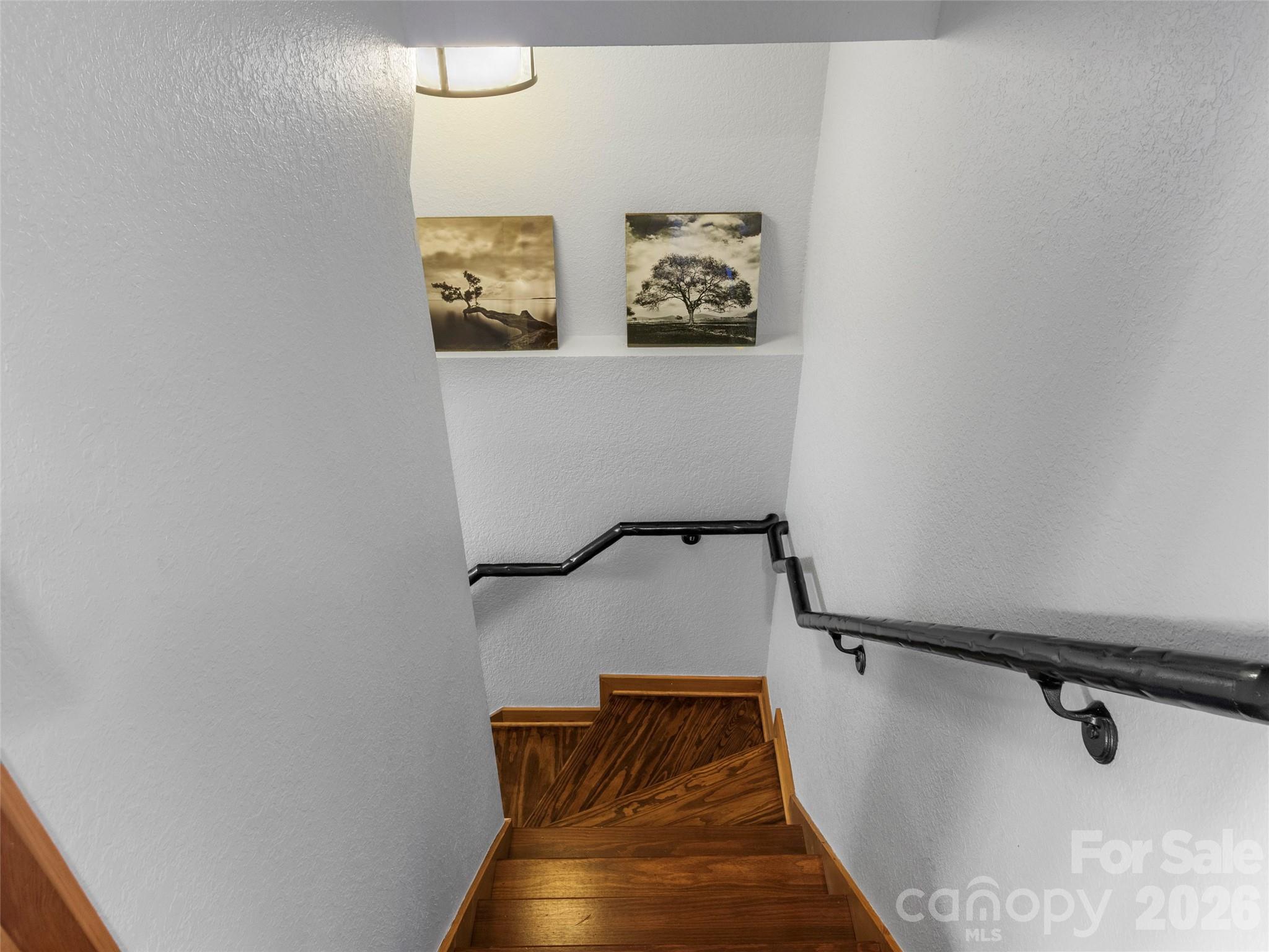 71 Ivy Ridge Road — Burnsville