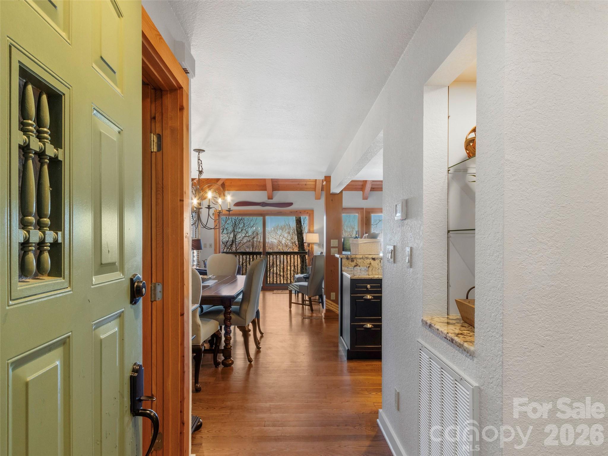 71 Ivy Ridge Road — Burnsville