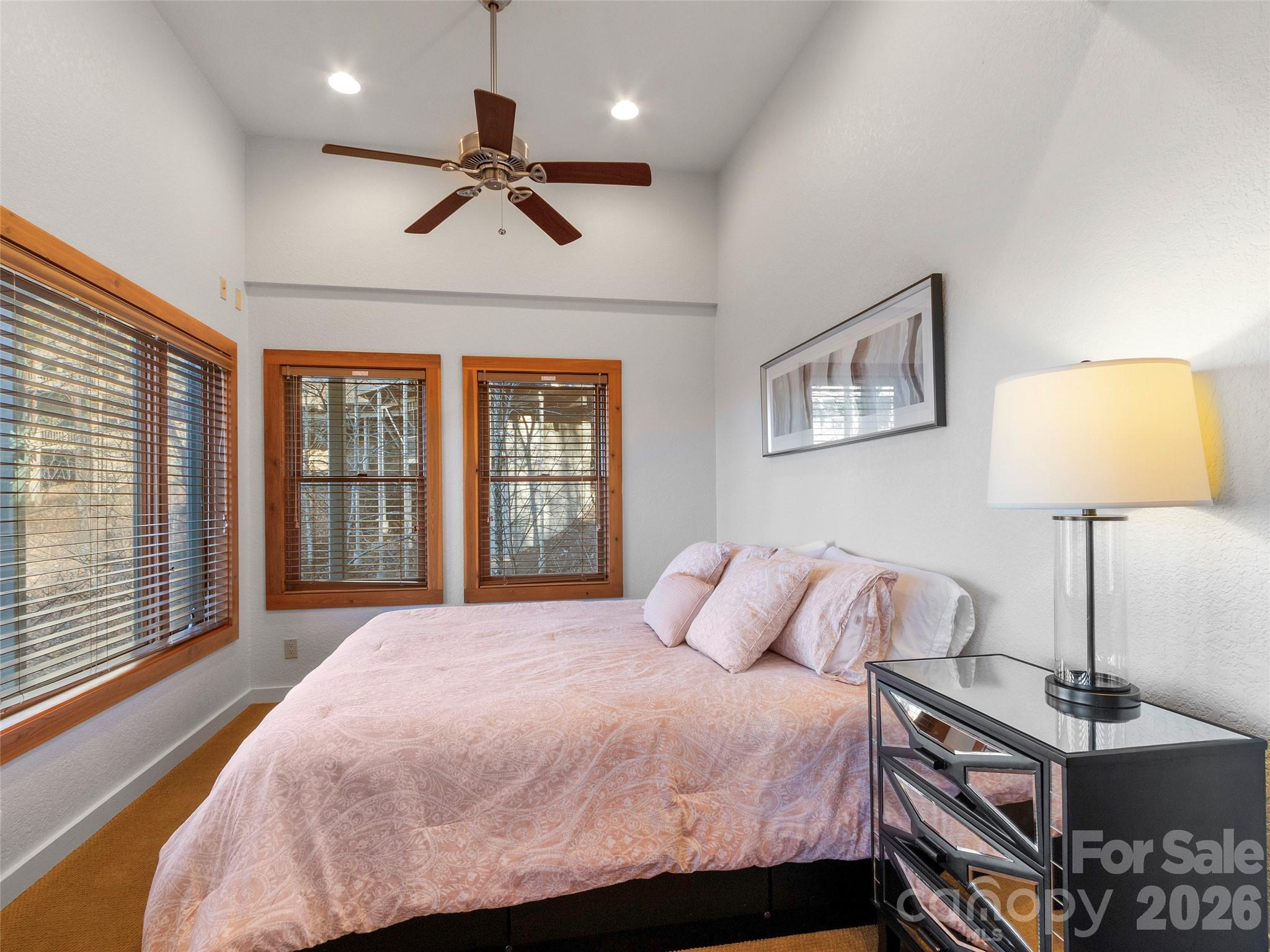 71 Ivy Ridge Road — Burnsville