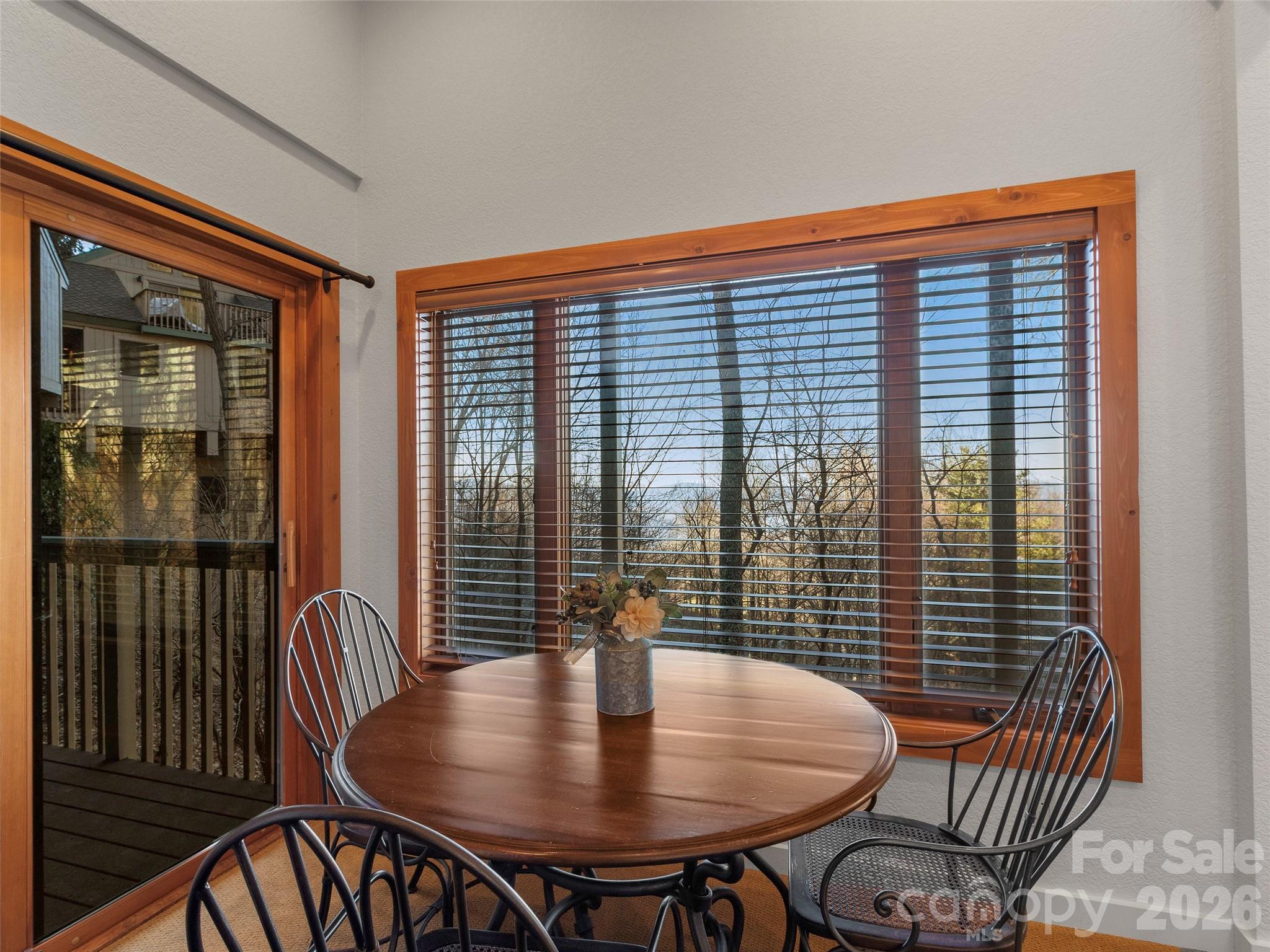 71 Ivy Ridge Road — Burnsville
