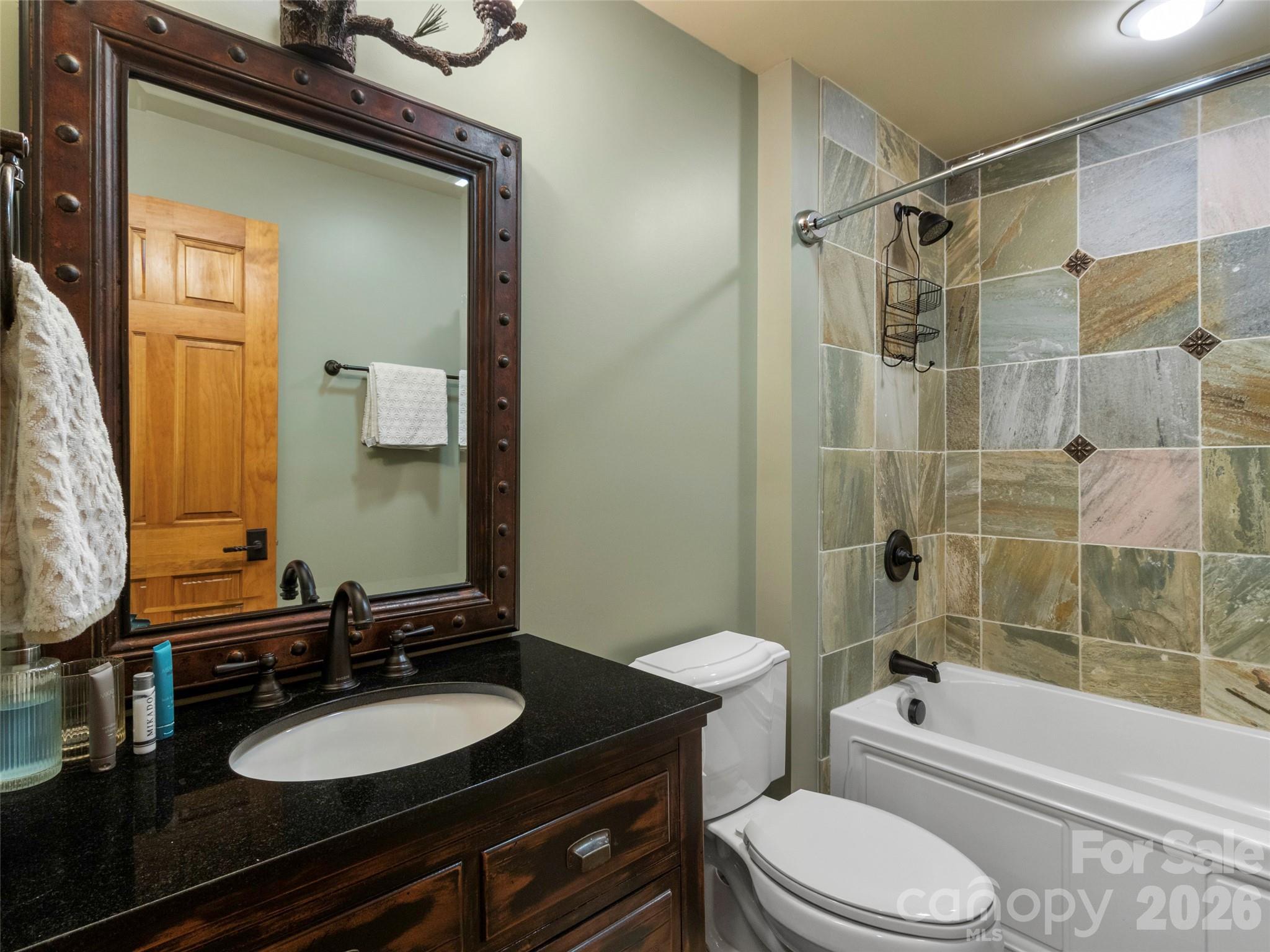 71 Ivy Ridge Road — Burnsville