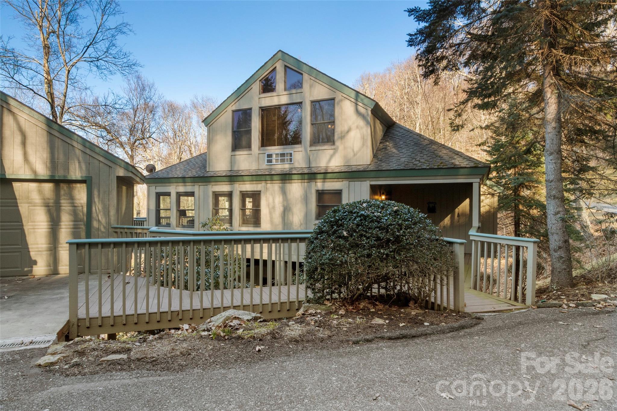 71 Ivy Ridge Road — Burnsville