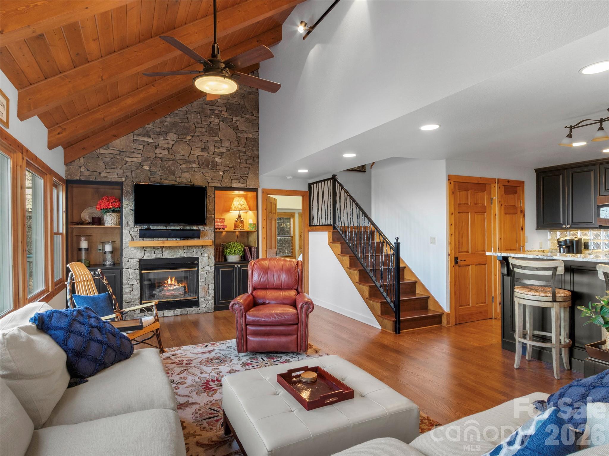 71 Ivy Ridge Road — Burnsville
