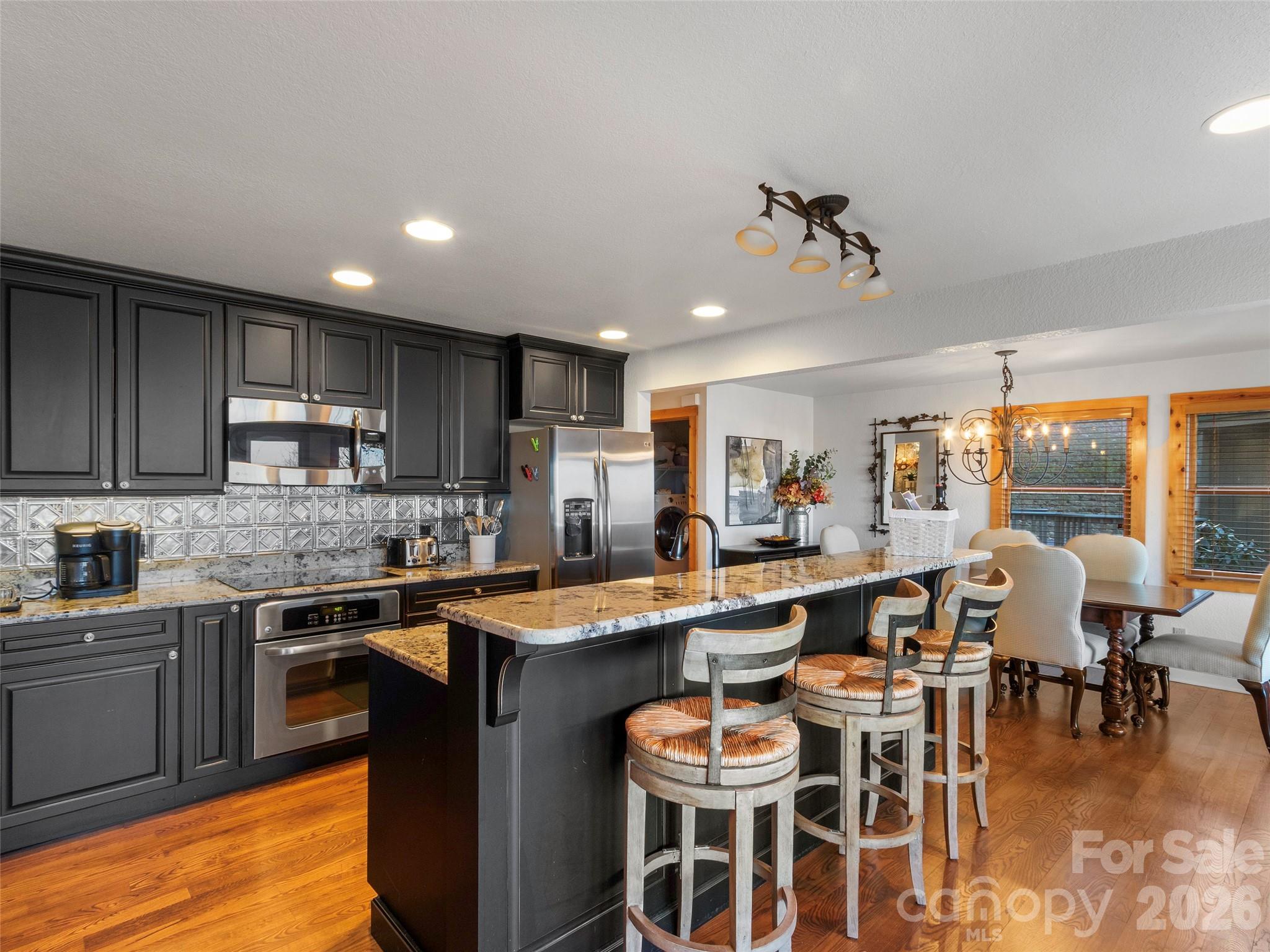 71 Ivy Ridge Road — Burnsville