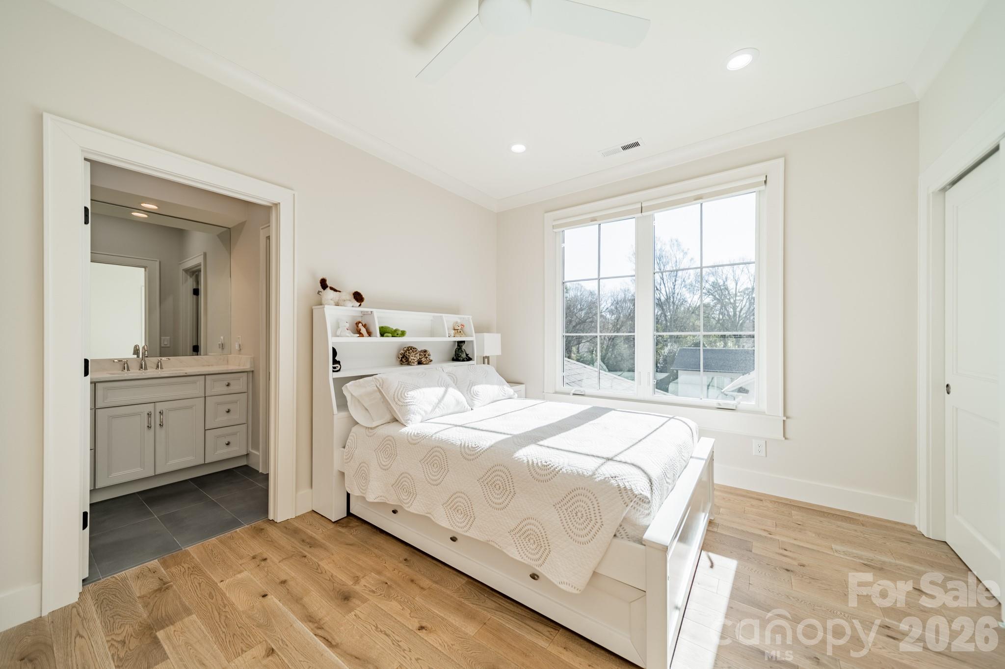 3319 Gresham Place — Charlotte