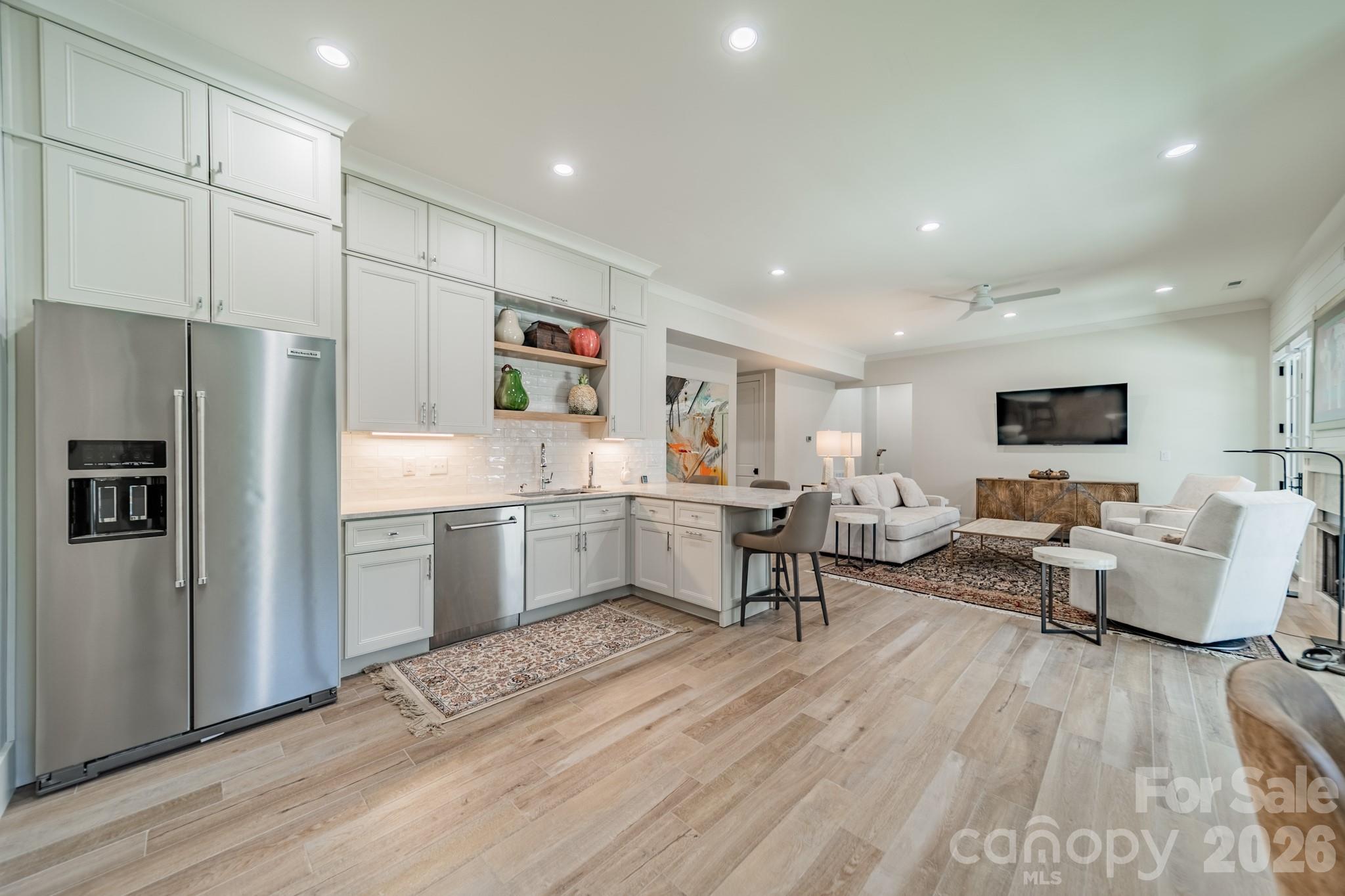 3319 Gresham Place — Charlotte