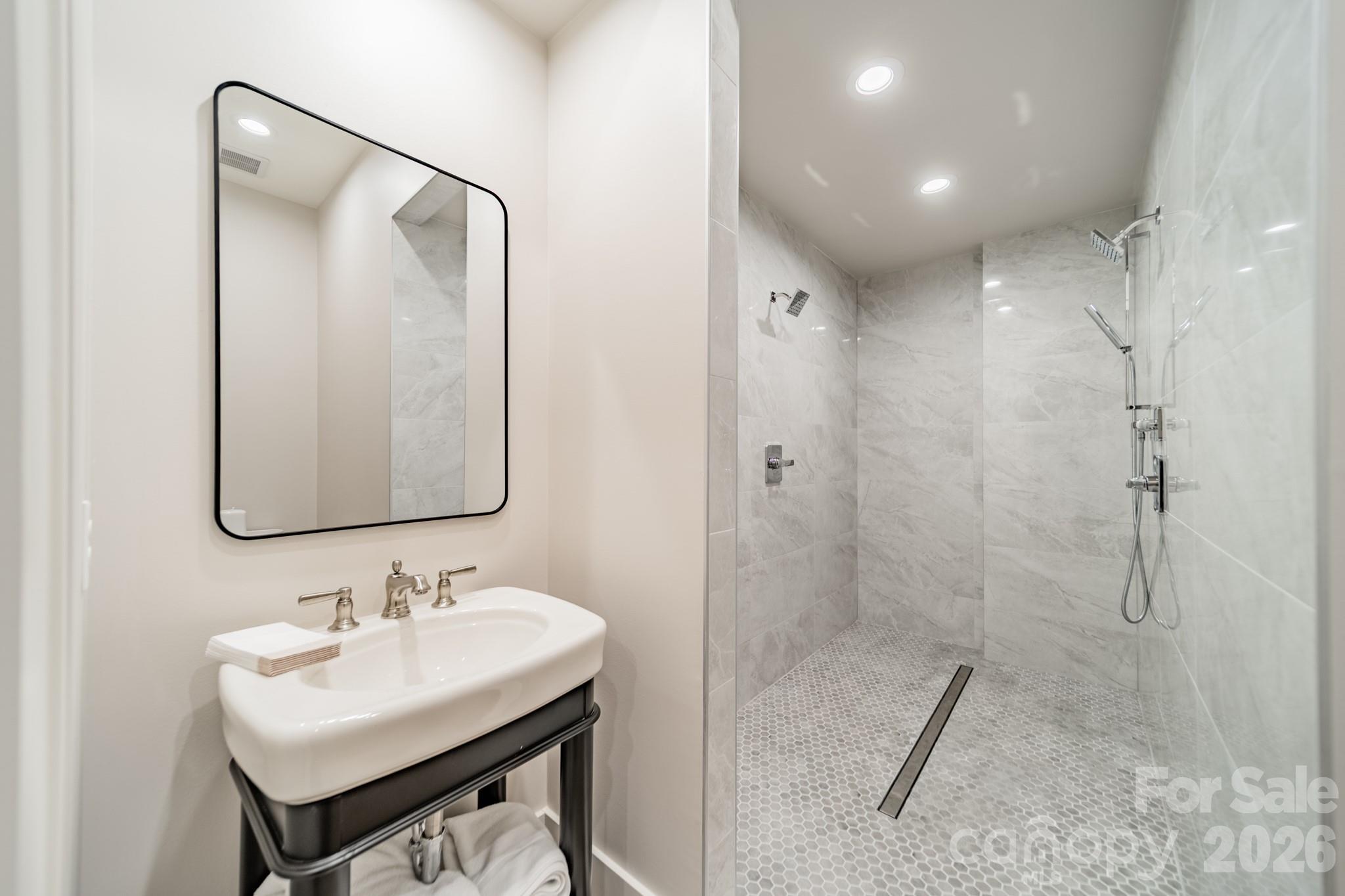 3319 Gresham Place — Charlotte
